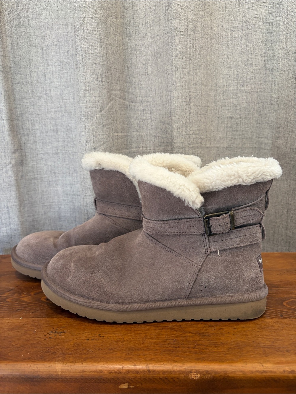 Koolaburra by Ugg Delene Mini Taupe Suede Size 9